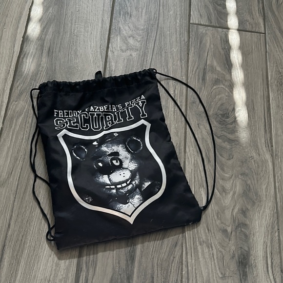 5 Nights at Freddy’s Freddy Fazbears Pizza Security Lightweight Soccer Backpack - Picture 1 of 3